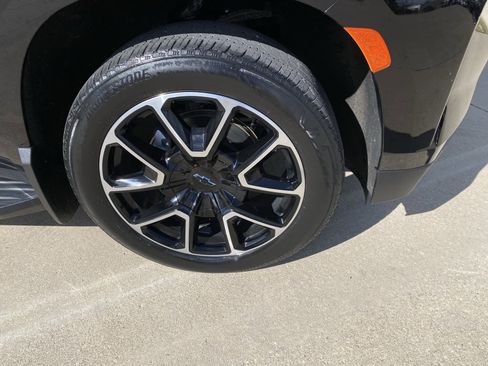 Used 2021 Chevrolet Tahoe RST w/ Luxury Package image 4