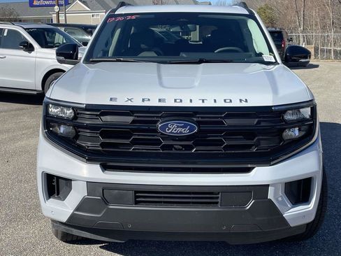 New 2026 Ford Expedition Active image 8