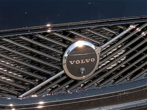 New 2026 Volvo XC60 B5 Plus w/ Protection Package Premier image 11