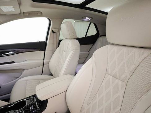 Used 2022 Buick Envision Avenir w/ Technology Package II image 12