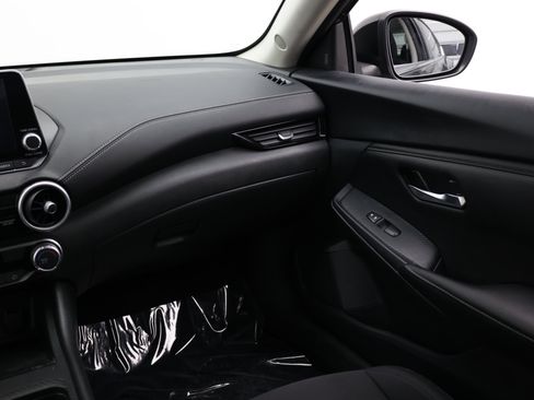 Used 2025 Nissan Sentra SV FWD image 39