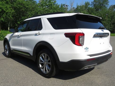 Used 2020 Ford Explorer XLT w/ Equipment Group 202A AWD/4WD image 7