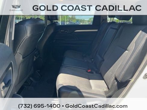 Used 2018 Toyota Highlander Plus AWD/4WD image 13