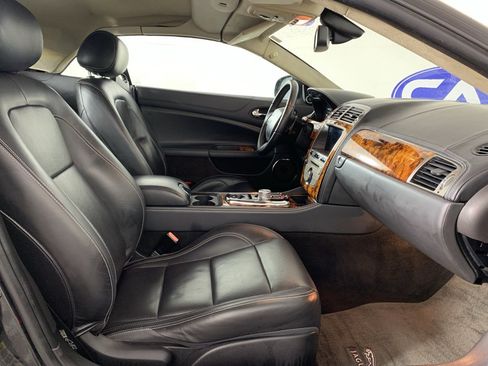 Used 2010 Jaguar XK Convertible image 31