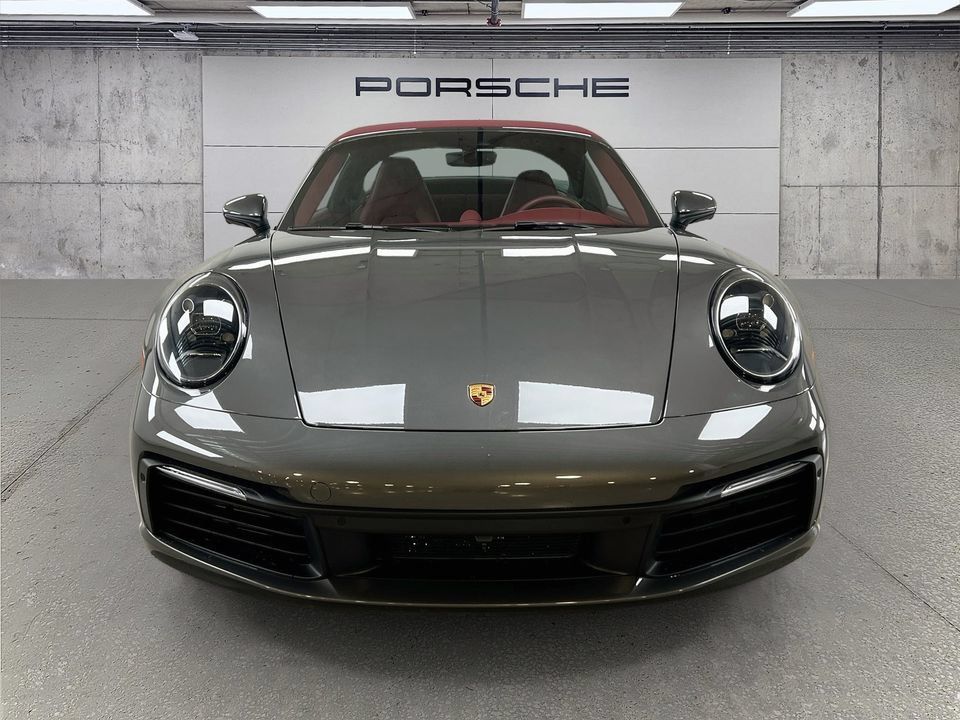 Certified 2024 Porsche 911 Targa 4 AWD/4WD image 6