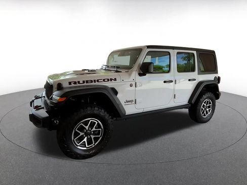 Used 2025 Jeep Wrangler Unlimited Rubicon AWD/4WD image 7