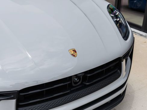 New 2026 Porsche Macan AWD/4WD image 20
