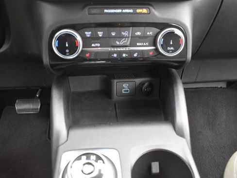 Used 2022 Ford Escape SE w/ SE Sport Appearance Package image 14