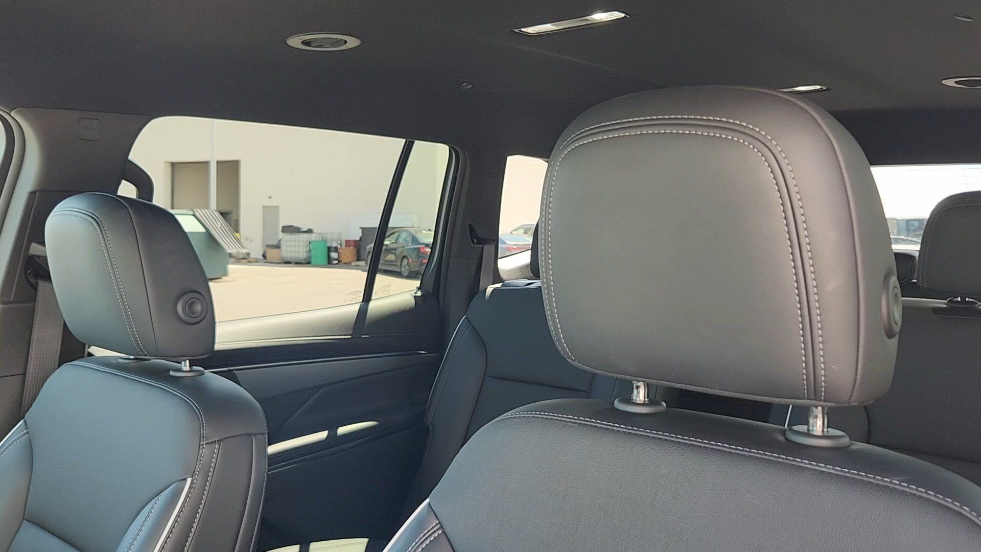 Used 2025 Buick Enclave Preferred AWD/4WD image 10