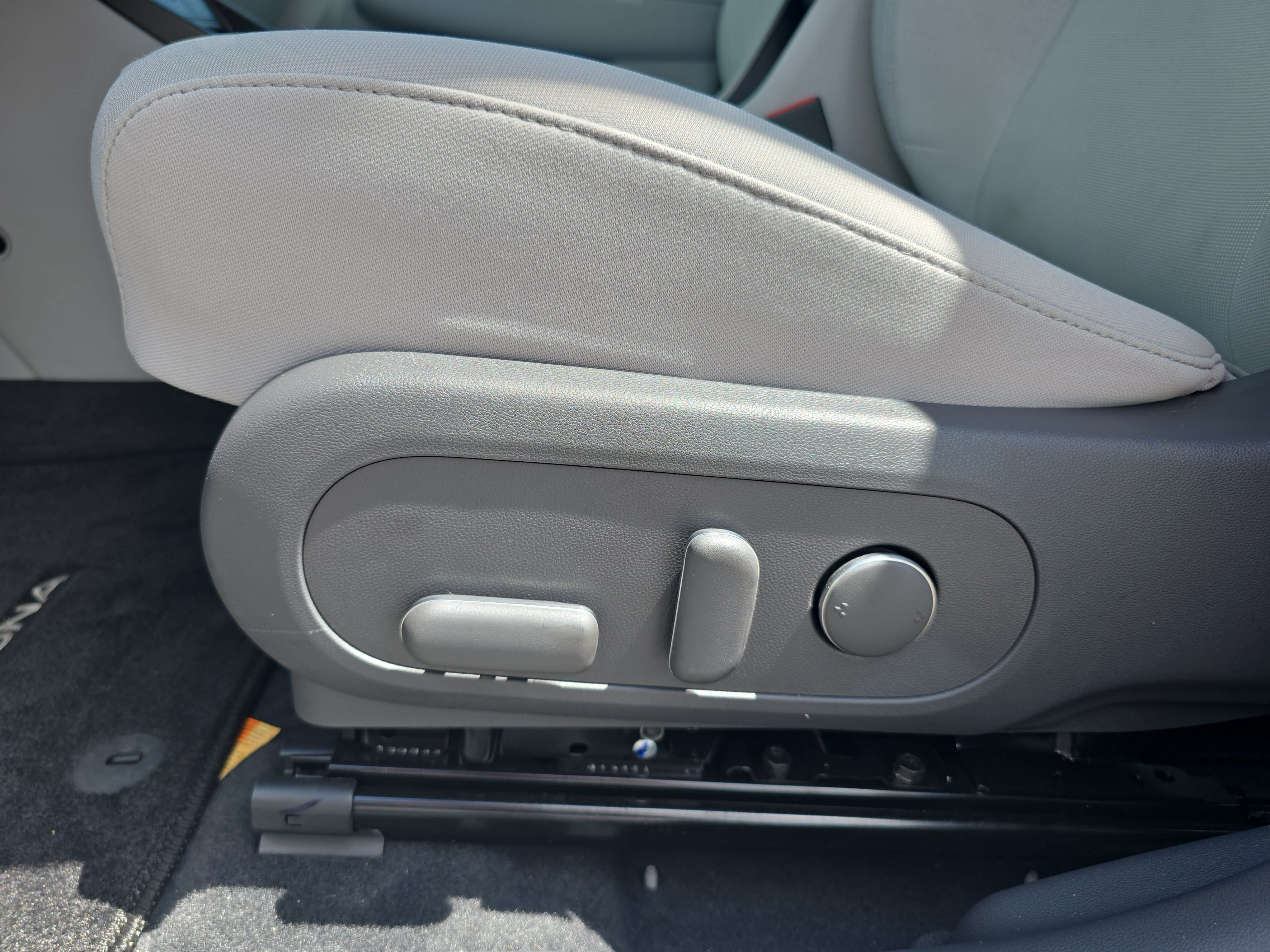 Used 2025 Hyundai Kona SEL FWD image 28