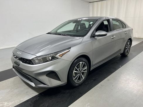 Certified 2023 Kia Forte LXS w/ LXS Technology Package FWD image 5