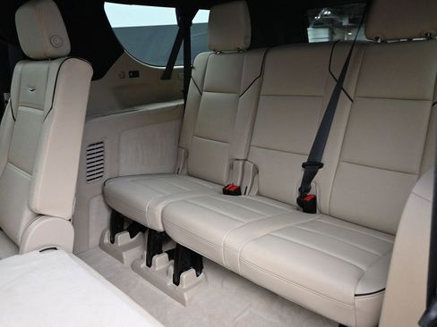 Used 2022 Cadillac Escalade ESV Premium Luxury image 20