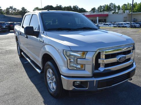 Used 2017 Ford F150 XLT AWD/4WD image 4