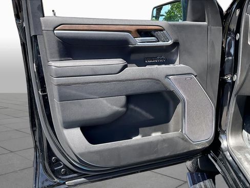 Used 2025 Chevrolet Silverado 1500 High Country w/ Midnight Edition AWD/4WD image 22