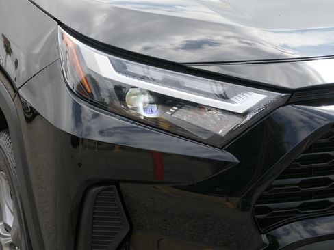 Used 2024 Toyota RAV4 XLE FWD image 8