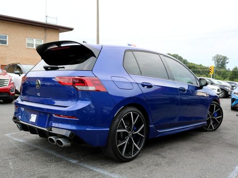 Used 2024 Volkswagen Golf R image 2