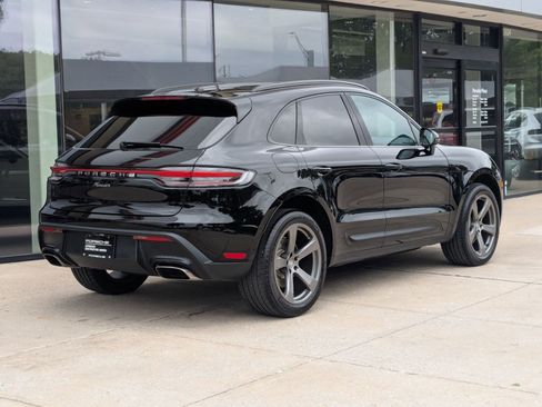 Certified 2025 Porsche Macan AWD/4WD image 9