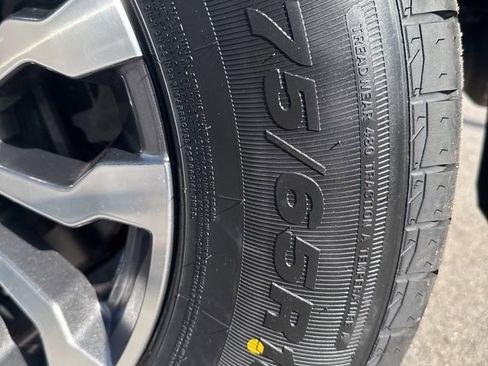 Used 2021 GMC Sierra 1500 AT4 w/ AT4 Value Package image 39