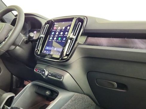 Certified 2023 Volvo C40 P8 Recharge Ultimate AWD/4WD image 34