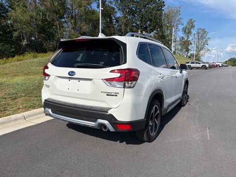 Used 2023 Subaru Forester Touring AWD/4WD image 9