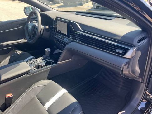 Used 2026 Toyota Camry Hybrid image 30