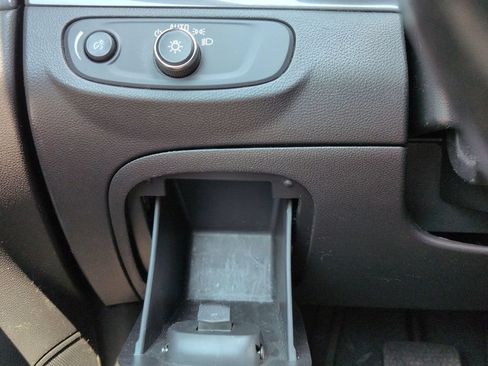 Used 2021 Buick Encore Preferred AWD/4WD image 21