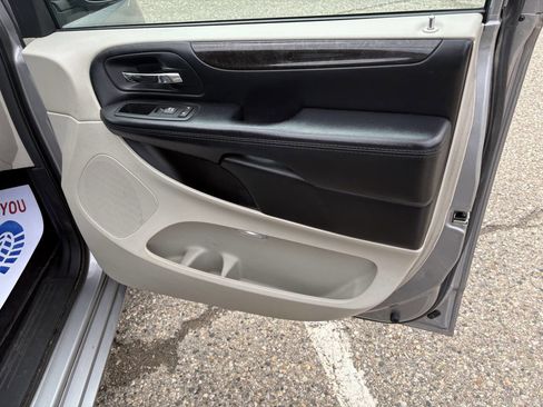 Used 2016 Dodge Grand Caravan SXT w/ Rear Park Assist Package image 66