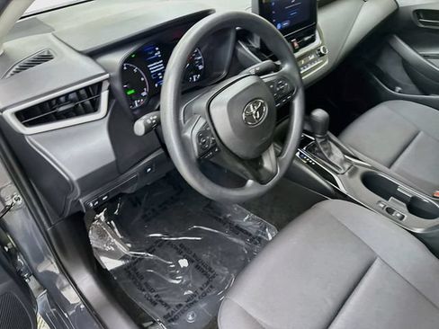 Used 2025 Toyota Corolla LE w/ LE Premium Package FWD image 9