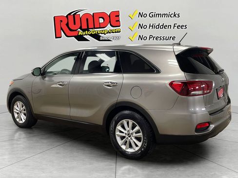 Used 2019 Kia Sorento FWD V6 image 3