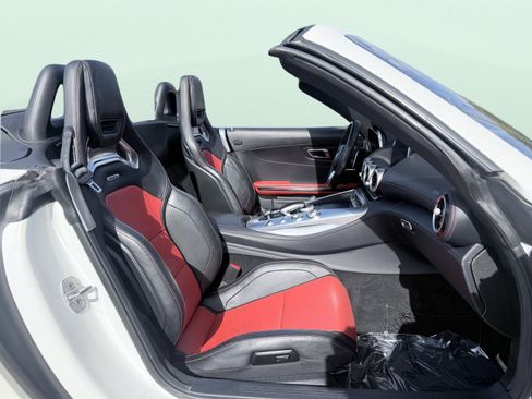 Used 2018 Mercedes-Benz AMG GT Roadster image 46