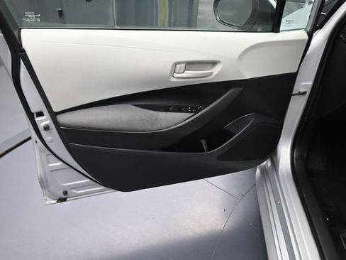 Used 2022 Toyota Corolla LE FWD image 72