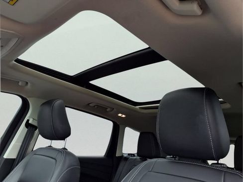Used 2019 Ford Escape SEL AWD/4WD image 18