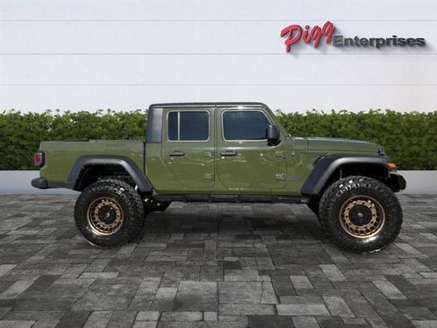 Used 2021 Jeep Gladiator Sport image 11