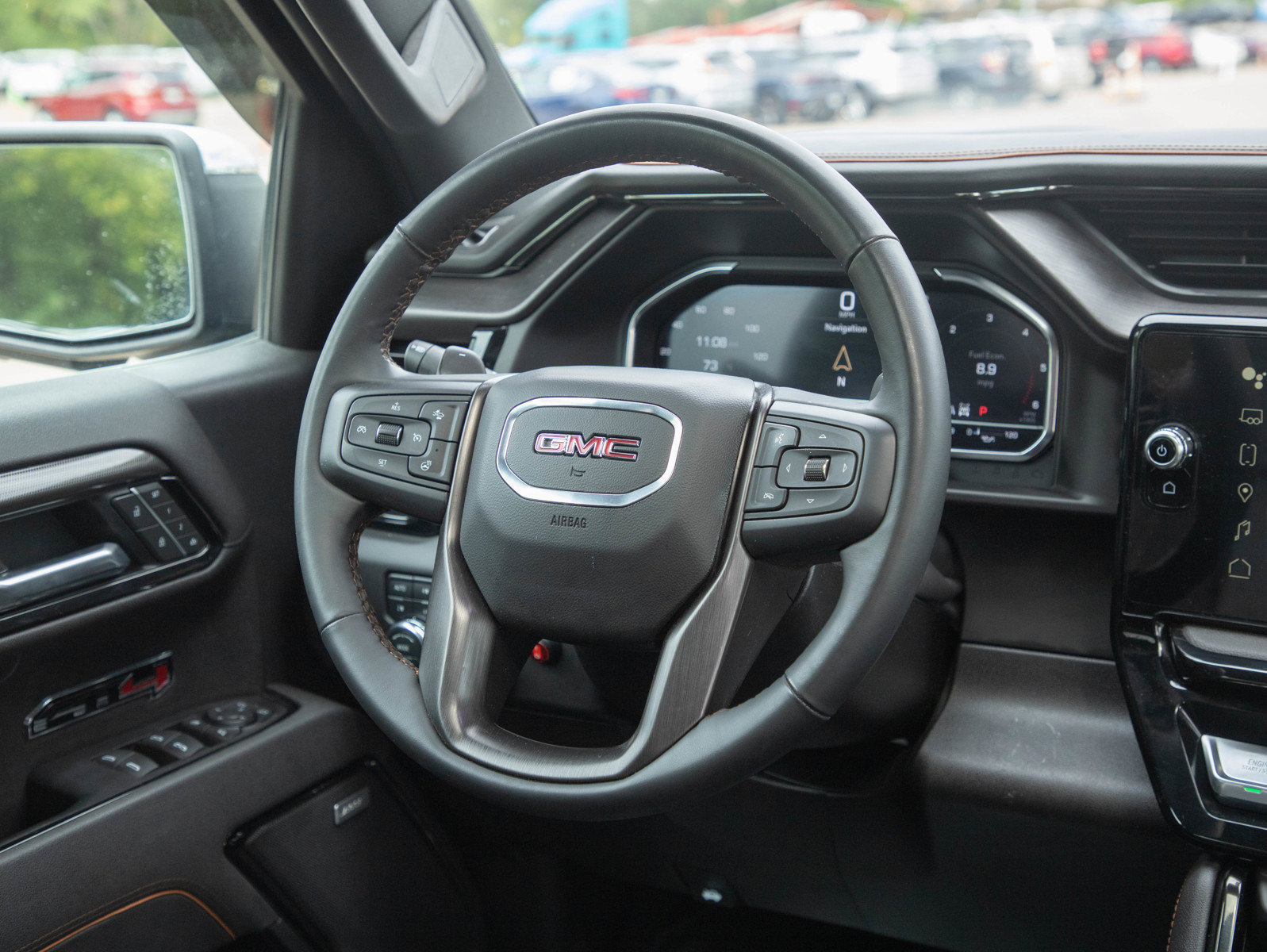 Used 2025 GMC Sierra 1500 AT4 w/ Technology Package AWD/4WD image 14