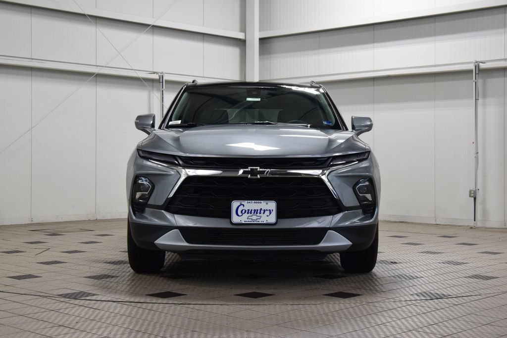 New 2026 Chevrolet Blazer LT w/ Sound & Technology Package AWD/4WD image 2
