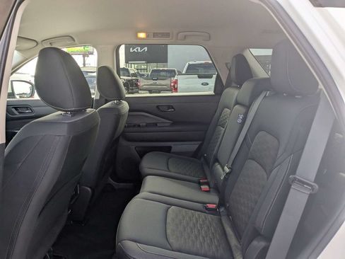 Used 2024 Nissan Pathfinder SV AWD/4WD image 11