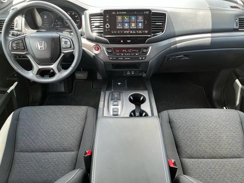 Certified 2024 Honda Ridgeline Sport image 2
