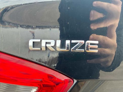 Certified 2017 Chevrolet Cruze Premier image 33