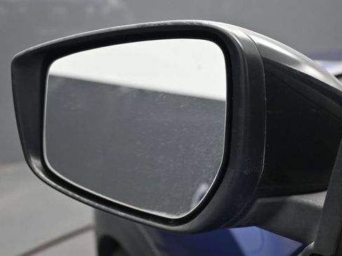 Used 2018 Nissan Kicks SR FWD image 5