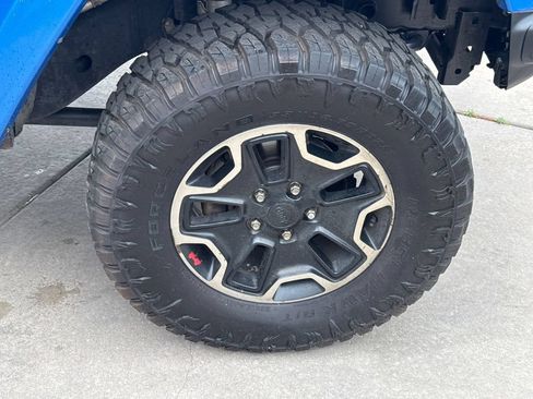 Used 2016 Jeep Wrangler Unlimited Rubicon AWD/4WD image 15