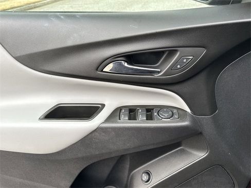 Used 2023 Chevrolet Equinox LT image 15