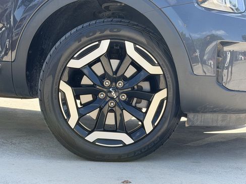 Used 2025 Kia Telluride S AWD/4WD image 3