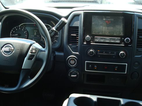 Used 2021 Nissan Titan S w/ S Utility Package image 10