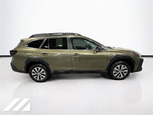 Certified 2025 Subaru Outback Premium image 4