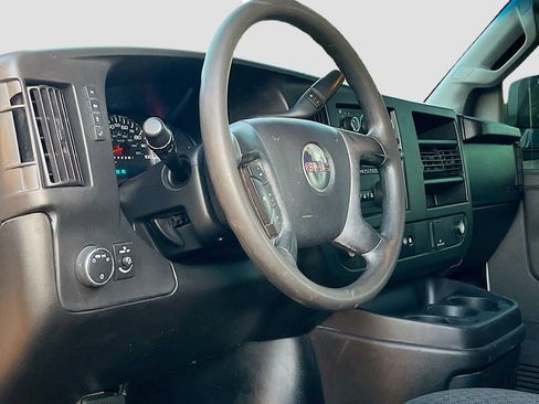 Used 2022 GMC Savana 2500 w/ Driver Convenience Package RWD image 9