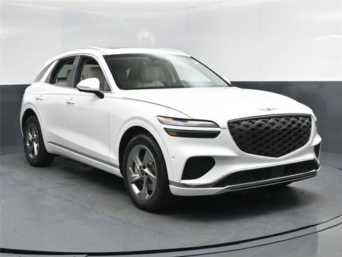 Used 2026 Genesis GV70 2.5T Advanced image 8