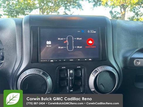 Used 2018 Jeep Wrangler Unlimited Sport S AWD/4WD image 21