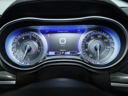 Used 2022 Chrysler 300 Touring w/ Sport Appearance Package image 23