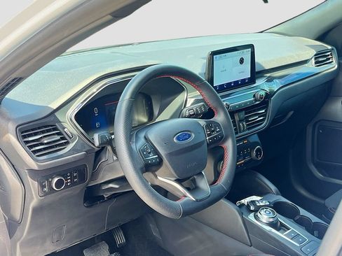 Used 2025 Ford Escape ST-Line w/ Equipment Group 301A FWD image 9