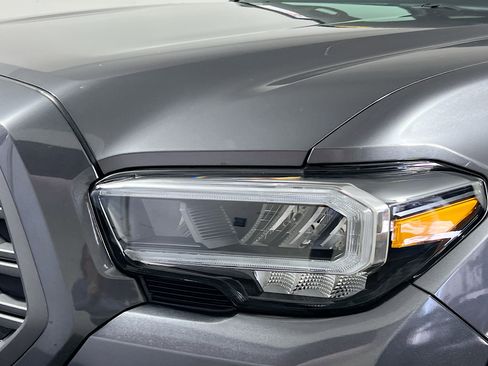 Used 2023 Toyota Tacoma TRD Off-Road image 11